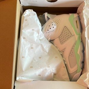 WMNS AIR JORDAN 6 RETRO